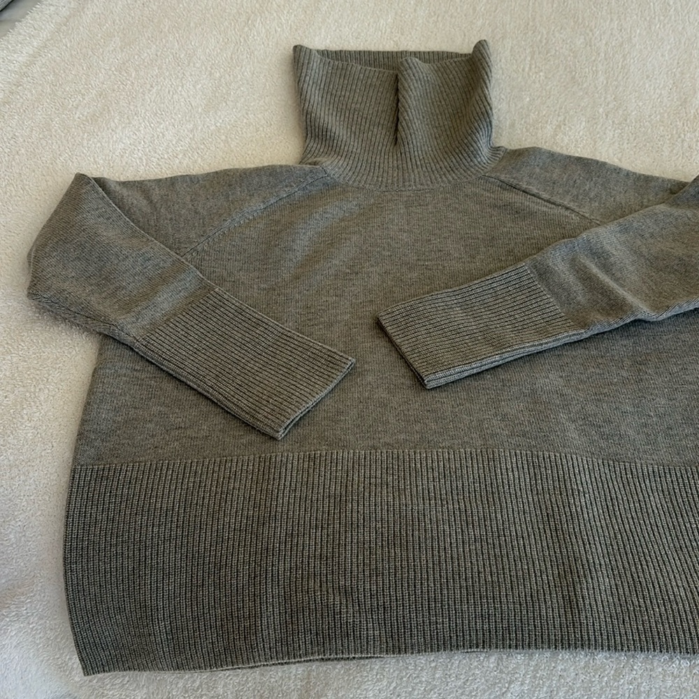 Athleta Gray Cowl Neck Sweater Size M